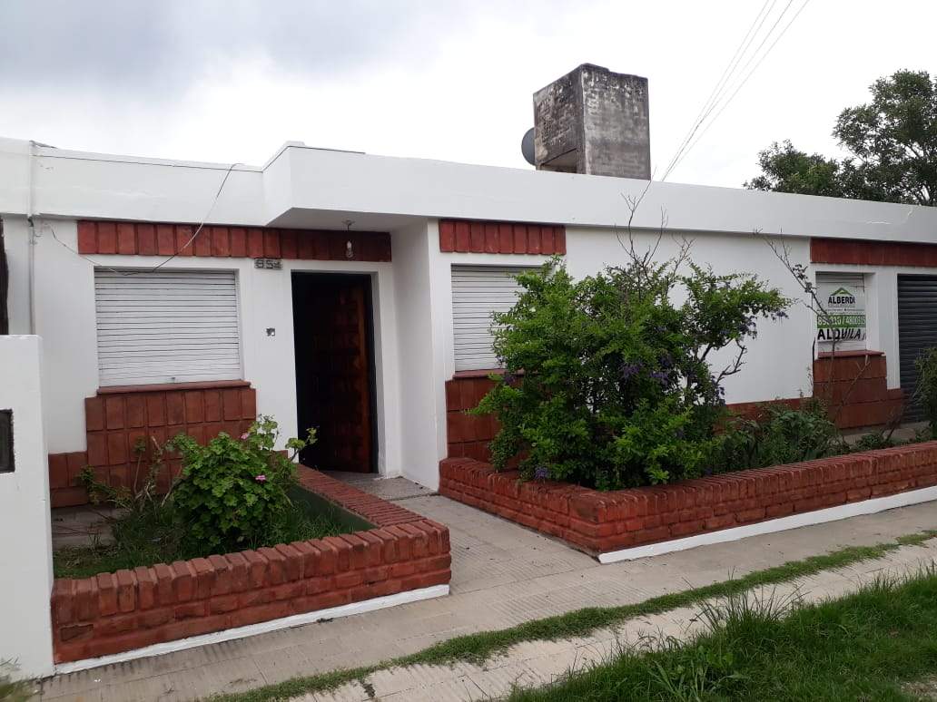 ALQUILER CASA EN CALLE ACHAVAL RODRIGUEZ 1850 B RESIDENCIAL SANTA ANA