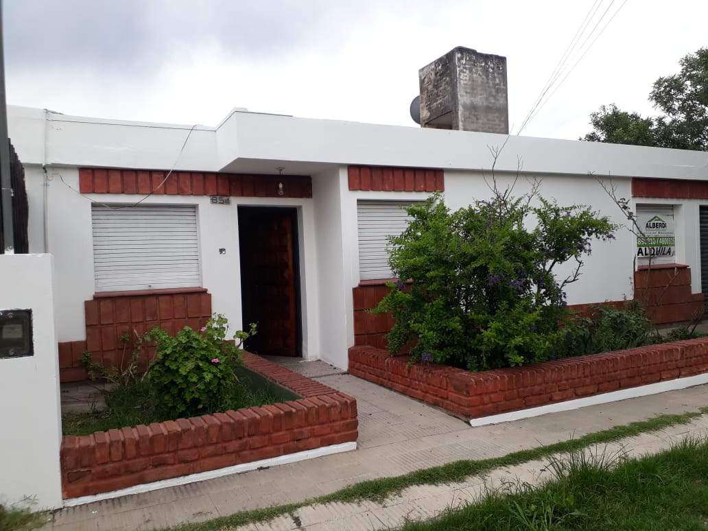 ALQUILER CASA EN CALLE ACHAVAL RODRIGUEZ 1850 B RESIDENCIAL SANTA ANA