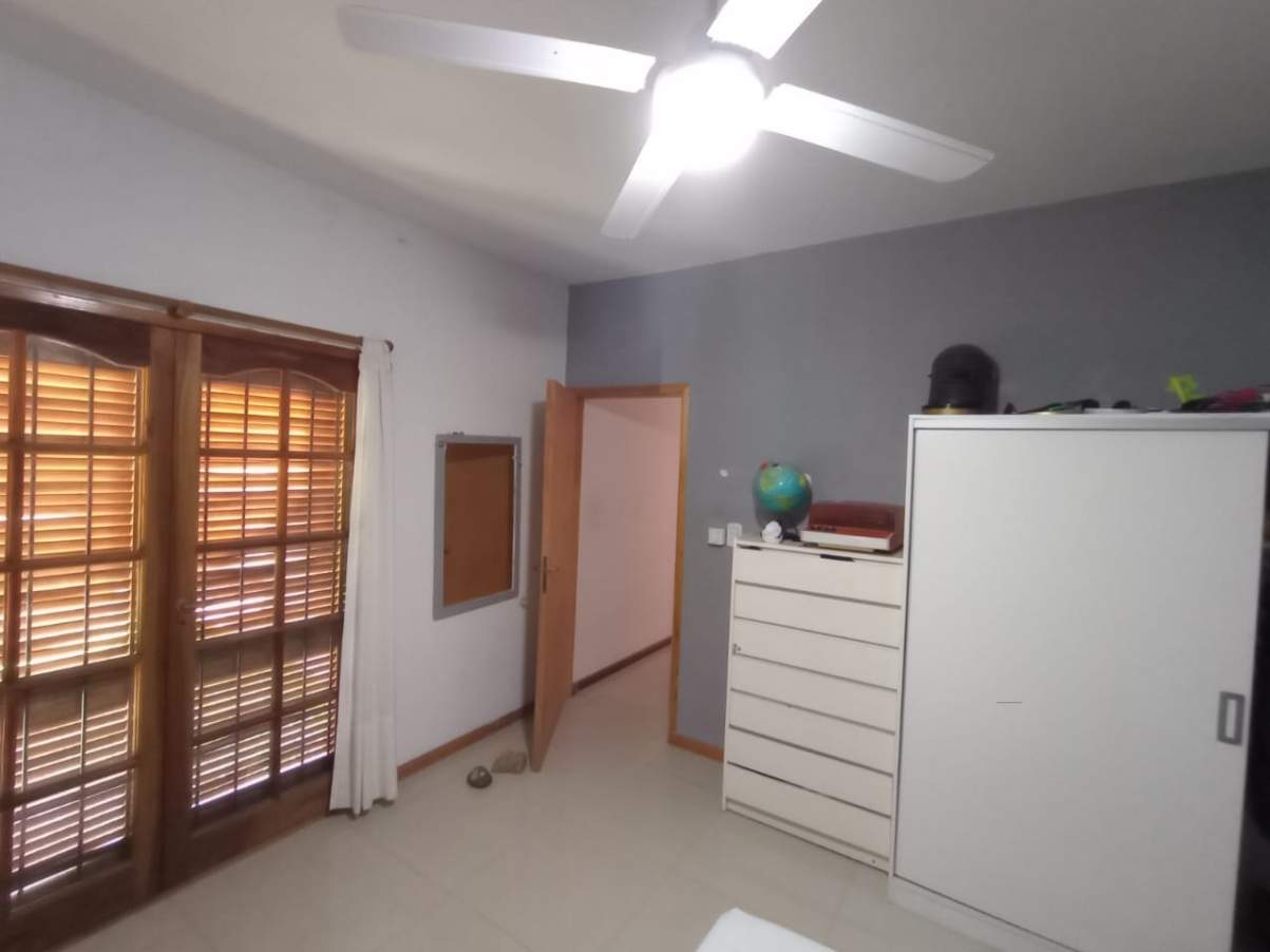 SE VENDE O PERMUTA CASA DE TRES DORMITORIOS B AJEPROC-( FENIX-) RIO CUARTO