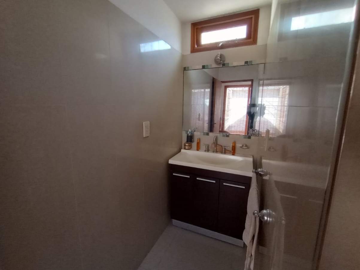SE VENDE O PERMUTA CASA DE TRES DORMITORIOS B AJEPROC-( FENIX-) RIO CUARTO