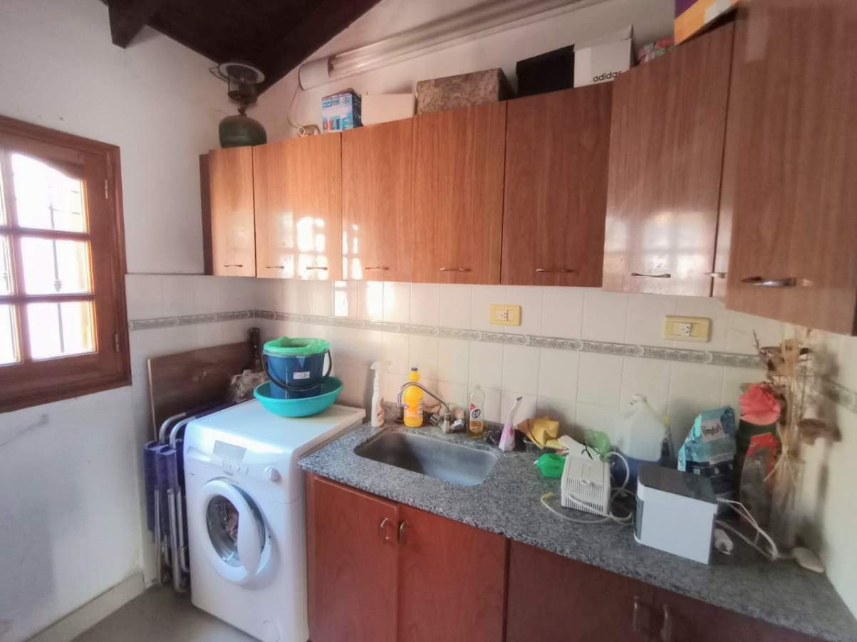 SE VENDE O PERMUTA CASA DE TRES DORMITORIOS B AJEPROC-( FENIX-) RIO CUARTO