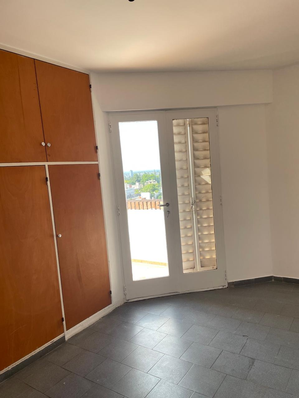 ALQUILER DE DEPARTAMENTO 2 DOR, CON BALCON Y COCHERA, BAULERA!!!