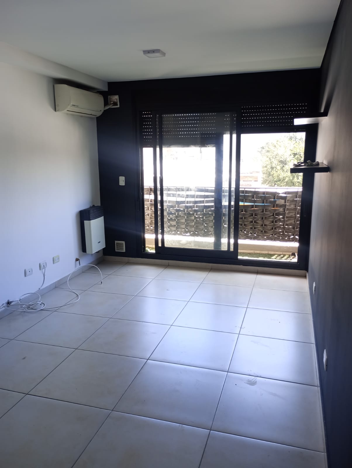 ALQUILO HERMOSO DEPARTAMENTO CON BALCON Av COLON 1400