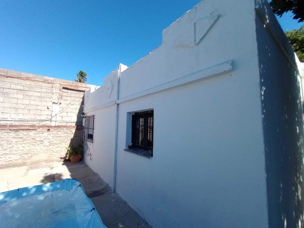 SE VENDE CASA DE DOS DORMITORIOS A REFACCIONAR EN RIO CUARTO B ROQUE SAENZ PEÑA