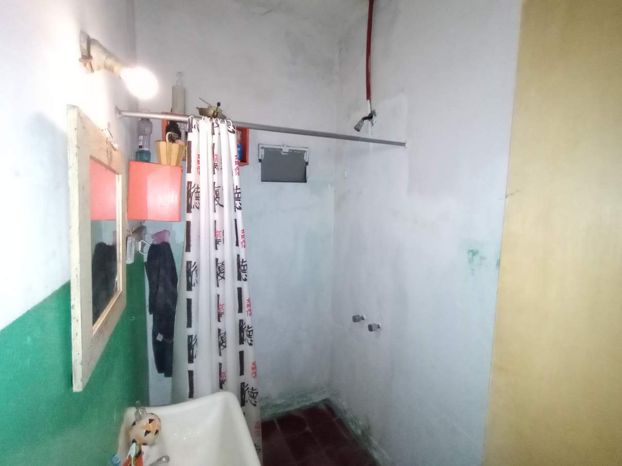 SE VENDE CASA DE DOS DORMITORIOS A REFACCIONAR EN RIO CUARTO B ROQUE SAENZ PEÑA