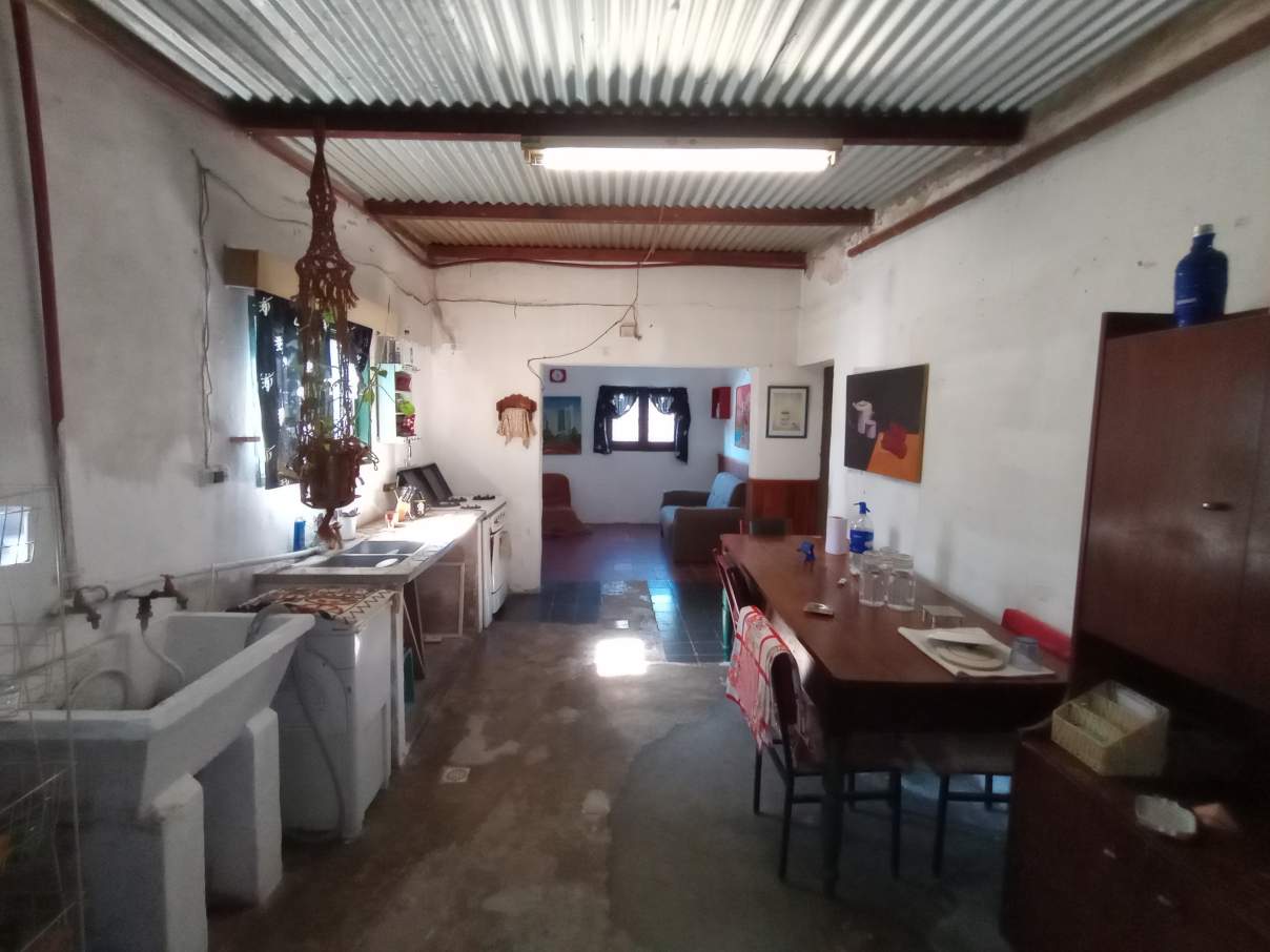 SE VENDE CASA DE DOS DORMITORIOS A REFACCIONAR EN RIO CUARTO B ROQUE SAENZ PEÑA