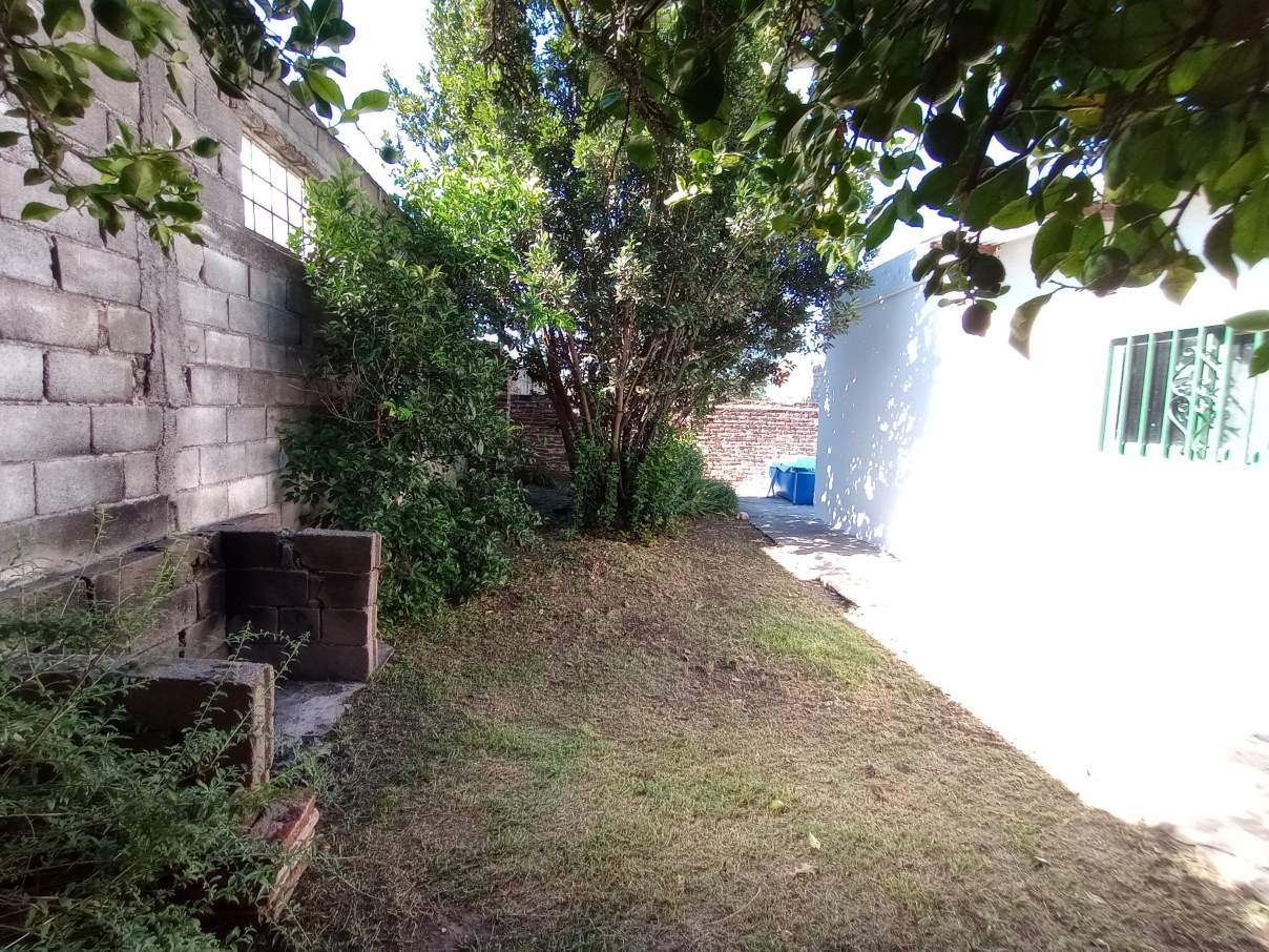 SE VENDE CASA DE DOS DORMITORIOS A REFACCIONAR EN RIO CUARTO B ROQUE SAENZ PEÑA