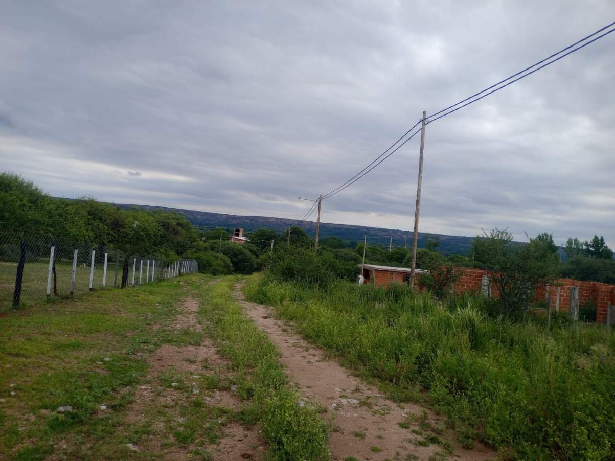 Terreno de 1076,72m2 en