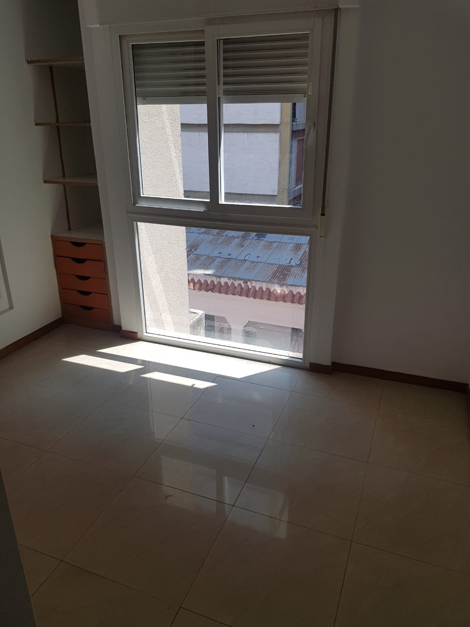 Buenos Aires 1078 Depto 2 dor con terraza propia 7x5 !!!