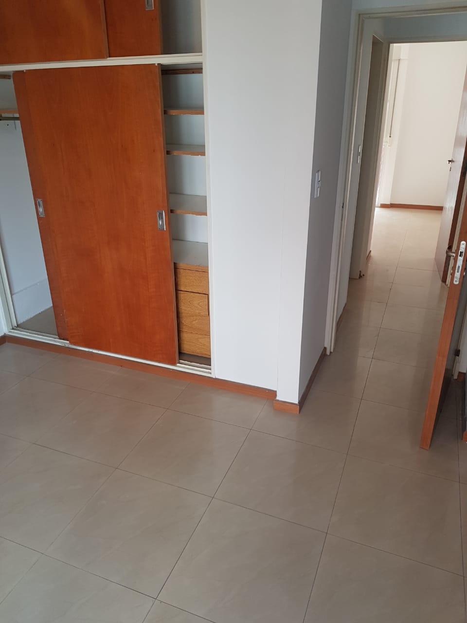 Buenos Aires 1078 Depto 2 dor con terraza propia 7x5 !!!