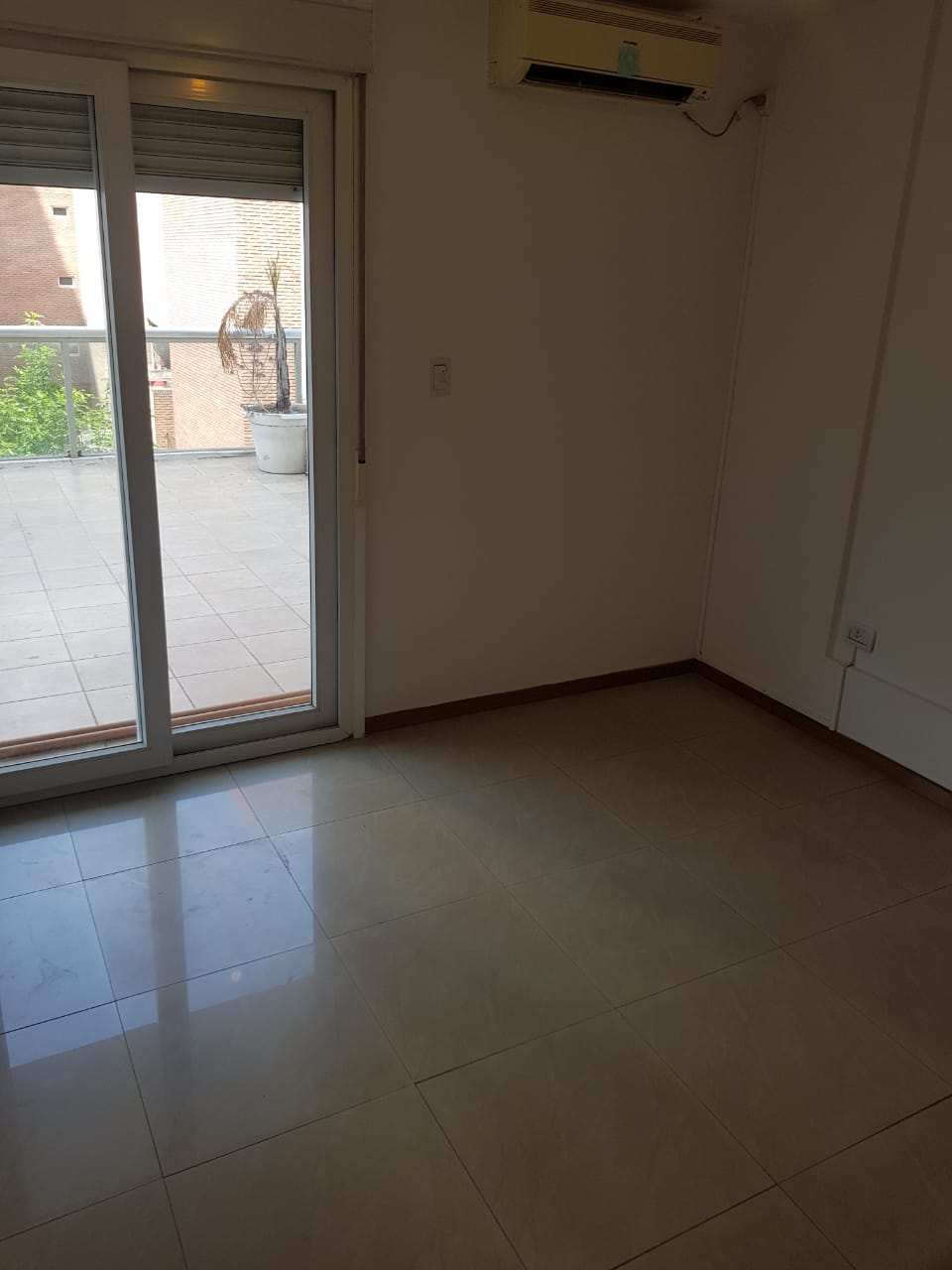 Buenos Aires 1078 Depto 2 dor con terraza propia 7x5 !!!