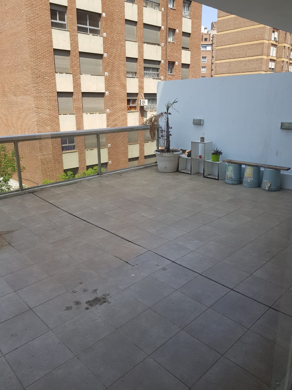 Buenos Aires 1078 Depto 2 dor con terraza propia 7x5 !!!