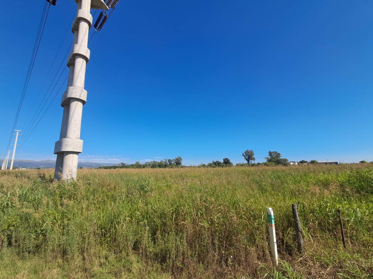 GRAN LOTE , UBIC ESTRATÉGICA, POTENCIAL COMERCIAL !!!