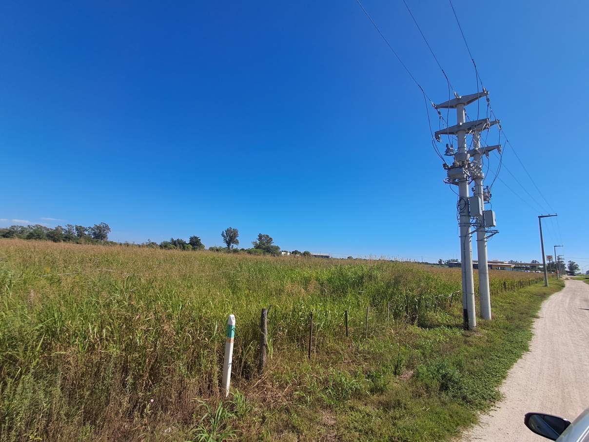 GRAN LOTE , UBIC ESTRATÉGICA, POTENCIAL COMERCIAL !!!