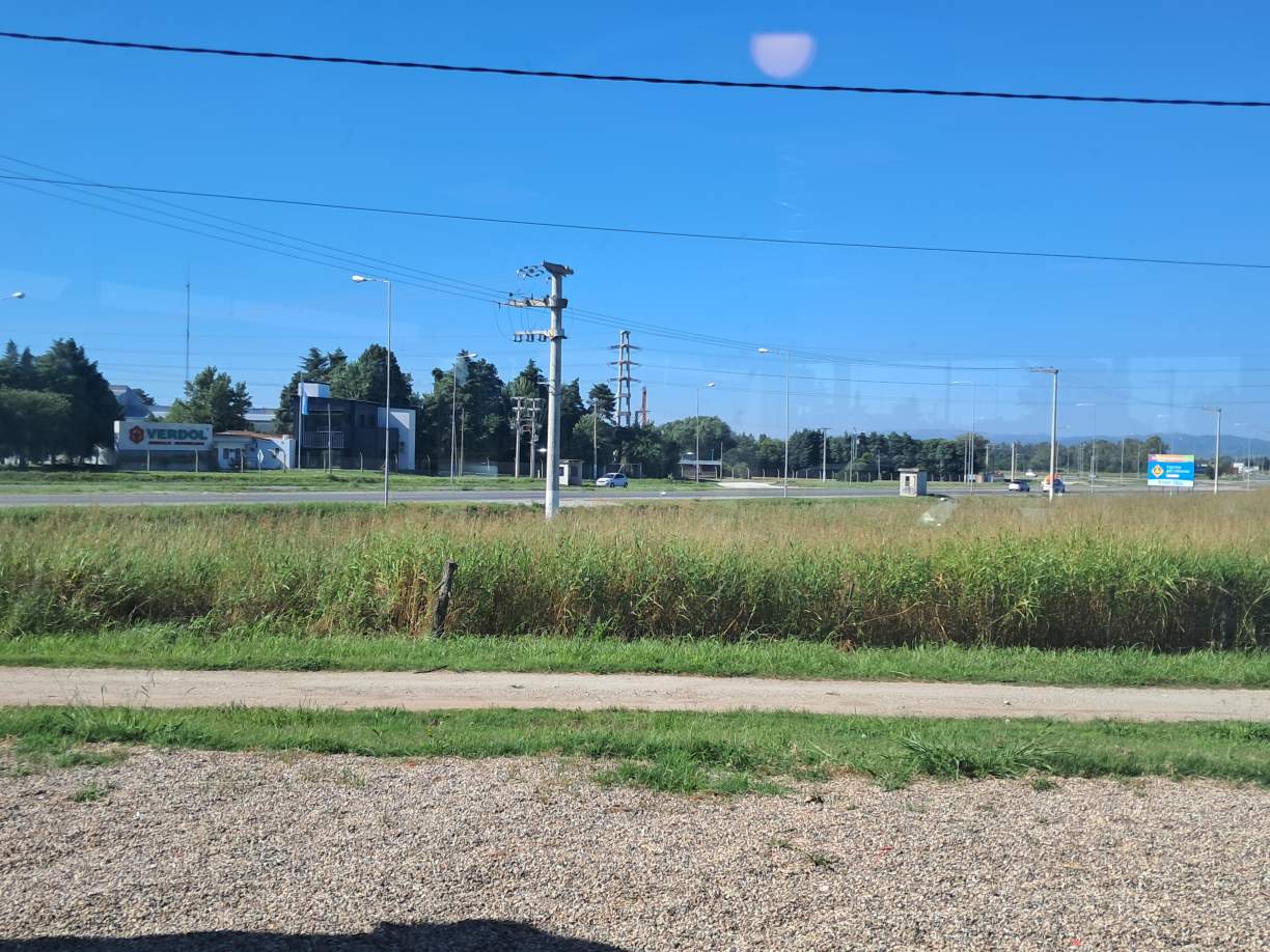 GRAN LOTE , UBIC ESTRATÉGICA, POTENCIAL COMERCIAL !!!