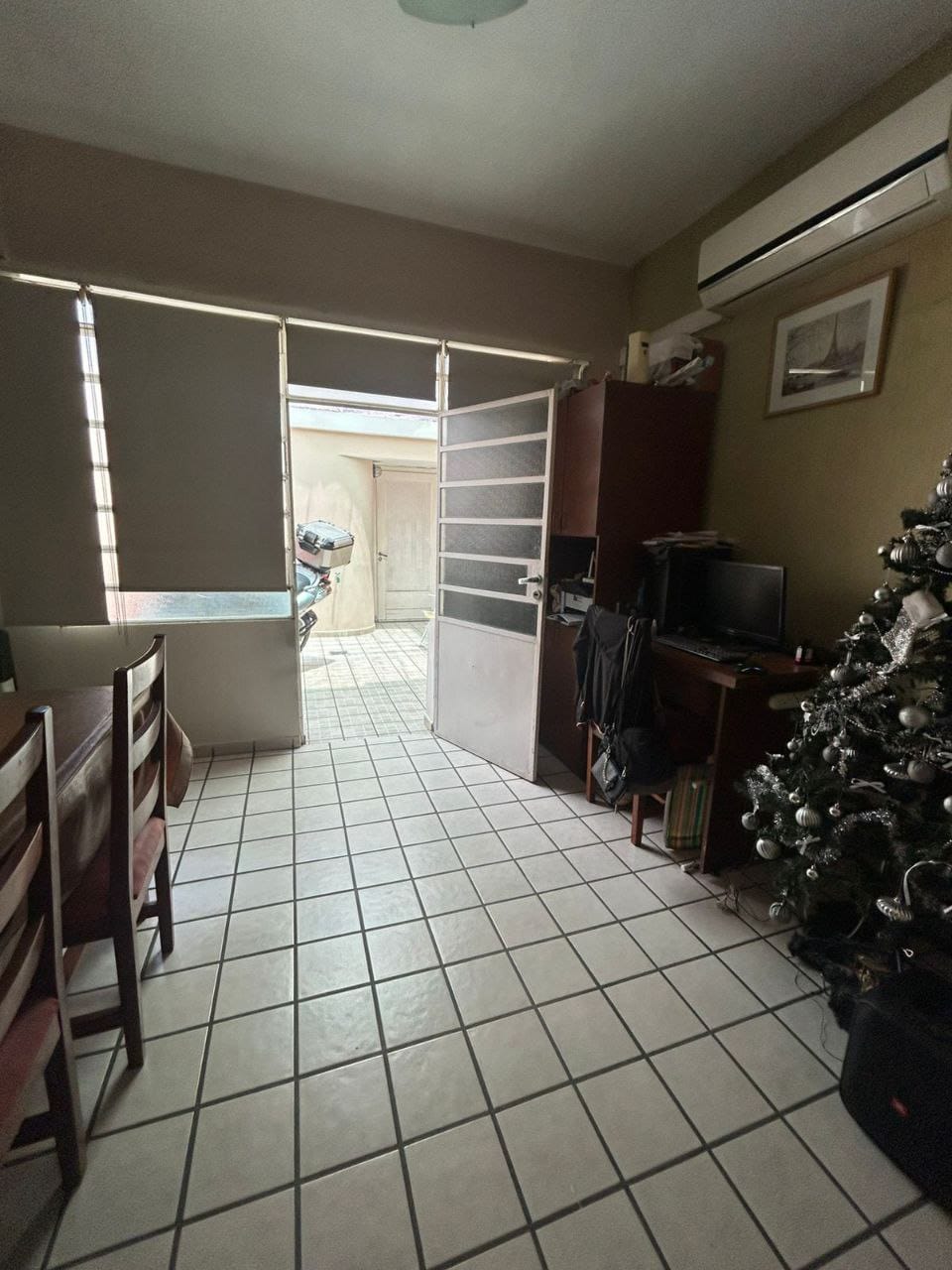 VENDO CASA CON EXCELENTE UBICACION