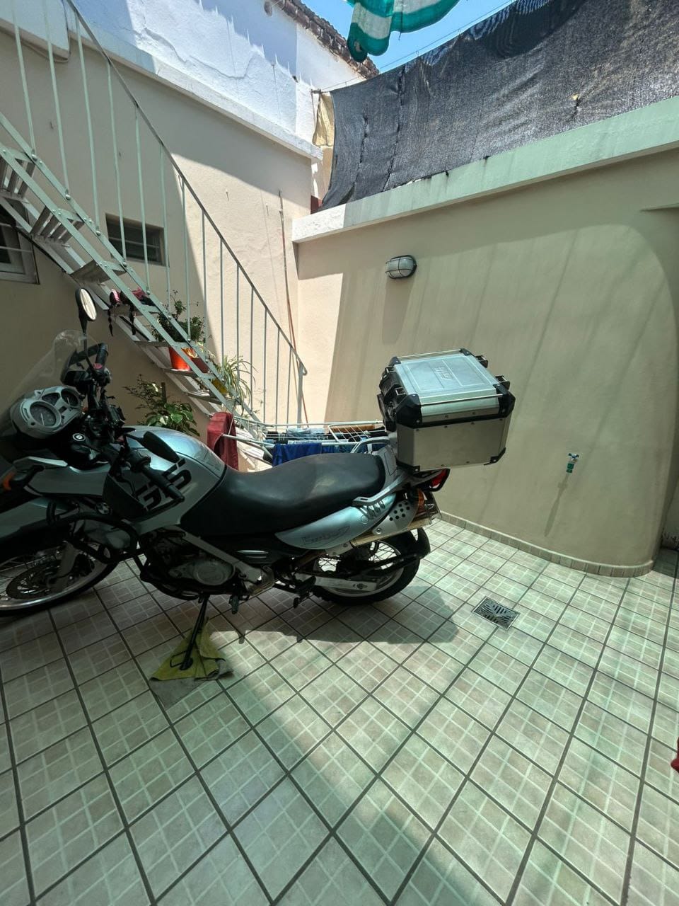 VENDO CASA CON EXCELENTE UBICACION