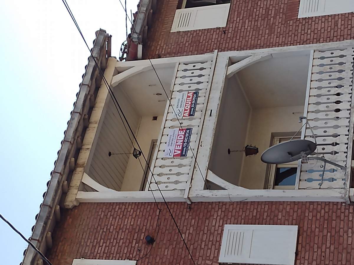 ALQUILO DEPARTAMENTO DE DOS DORMITORIOS en el centro de LA FALDA