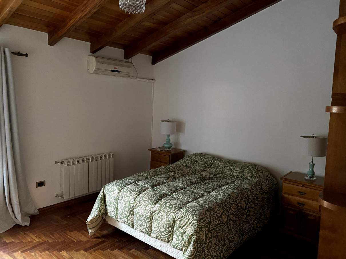 ALQUILER LOMAS DE LA CAROLINA - CASA 6 DORM - PILETA