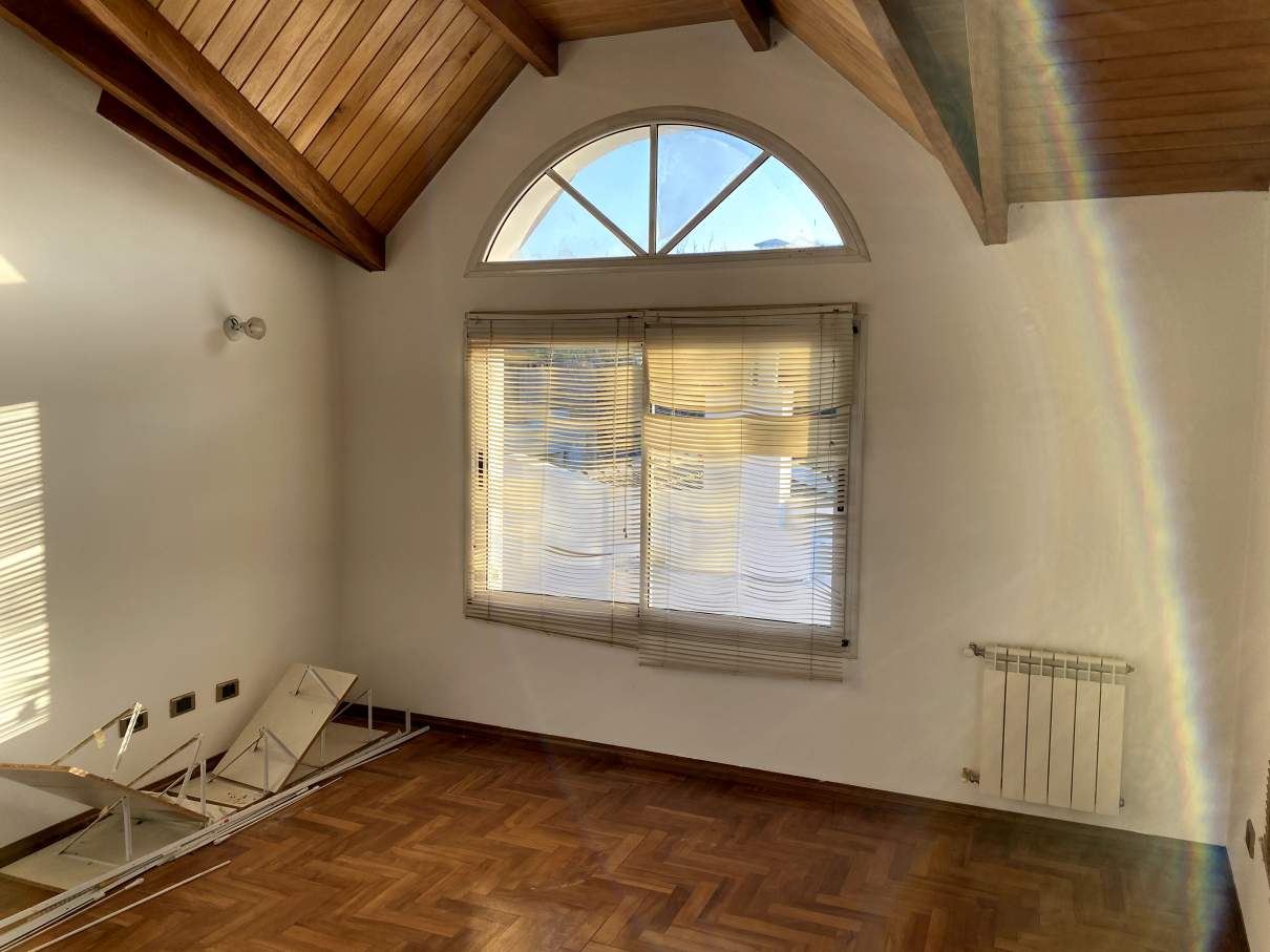 ALQUILER LOMAS DE LA CAROLINA - CASA 6 DORM - PILETA