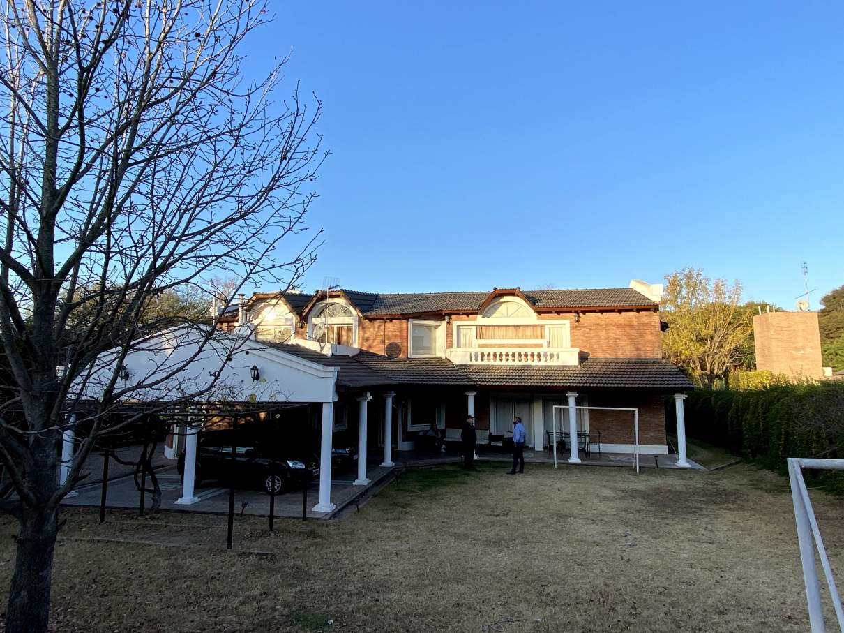 ALQUILER LOMAS DE LA CAROLINA - CASA 6 DORM - PILETA