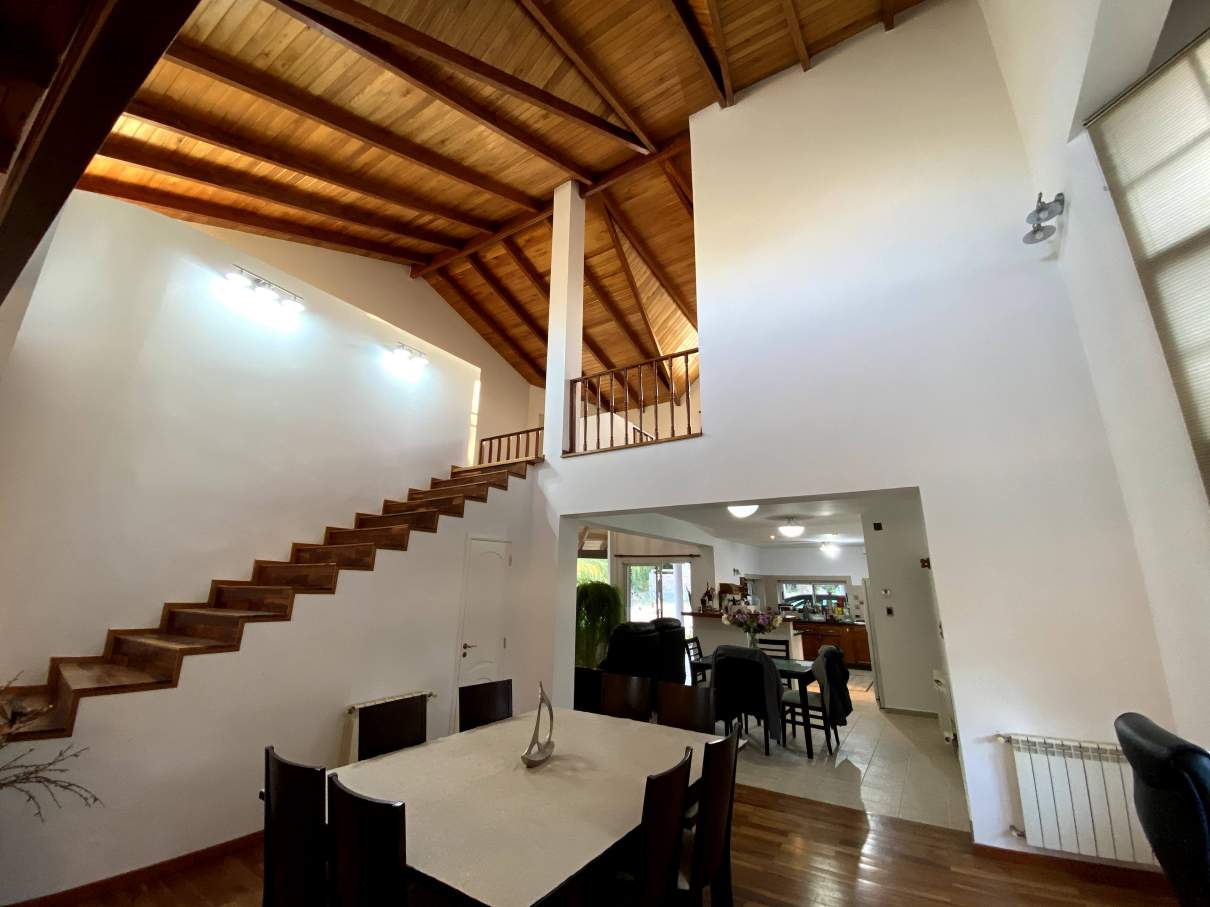 ALQUILER LOMAS DE LA CAROLINA - CASA 6 DORM - PILETA