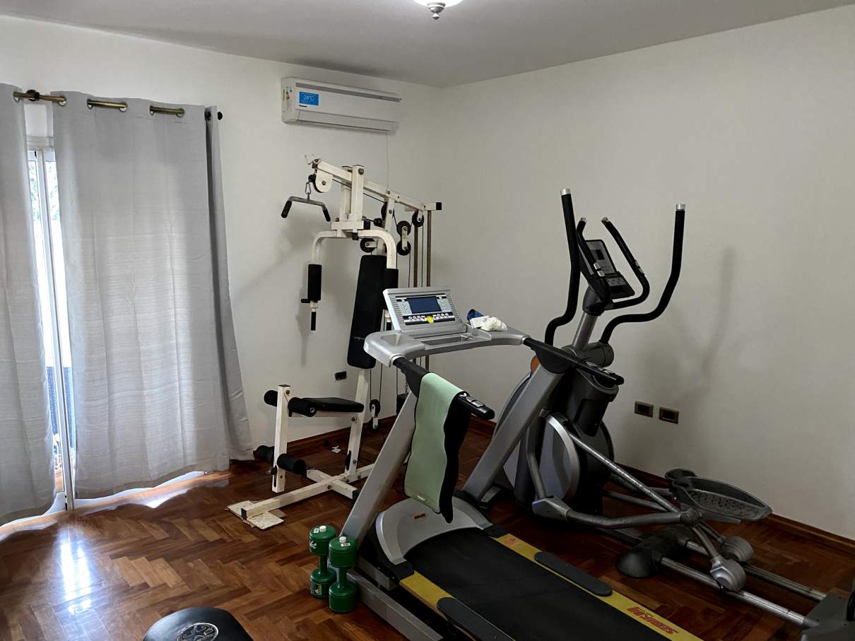 ALQUILER LOMAS DE LA CAROLINA - CASA 6 DORM - PILETA