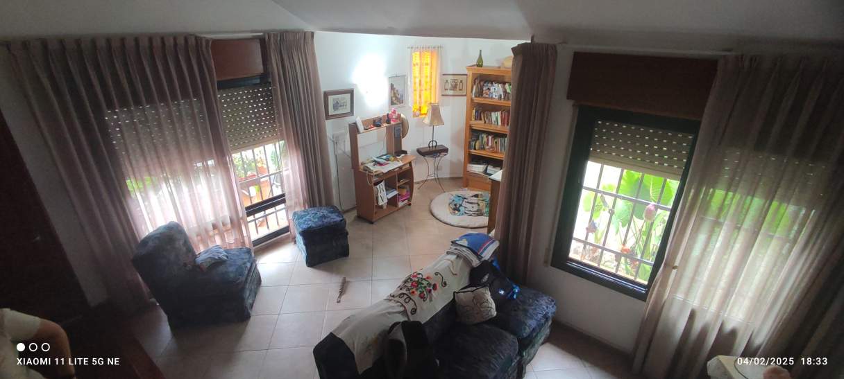 Casa en Quintas de Arguello con Pileta, Quincho y Cochera para 4 autos! (EXCEPCIONAL)