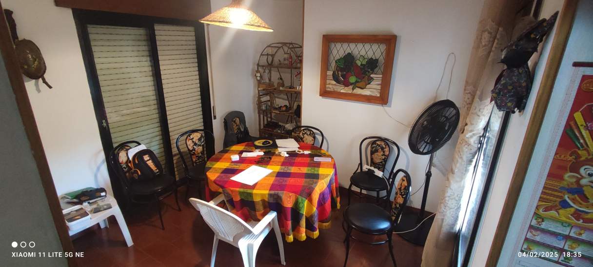 Casa en Quintas de Arguello con Pileta, Quincho y Cochera para 4 autos! (EXCEPCIONAL)