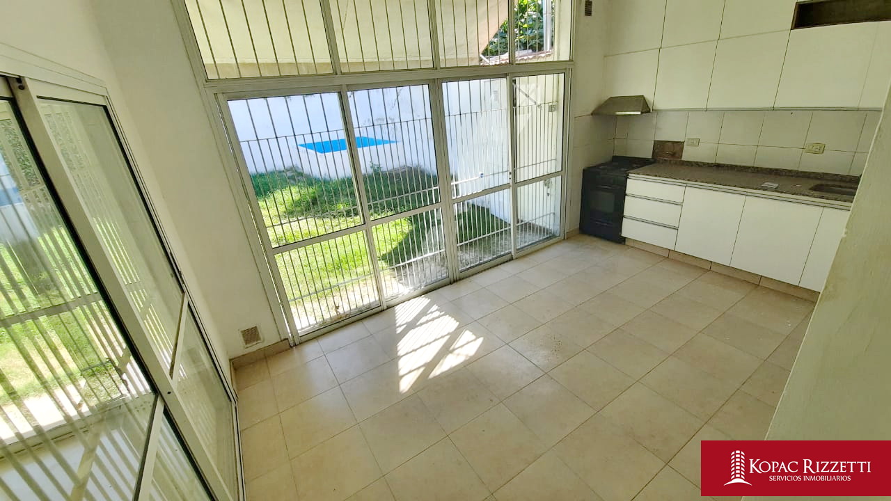 VILLA CENTENARIO (LUIS RUEDA 2400) - VENTA CASA 4 DORM.