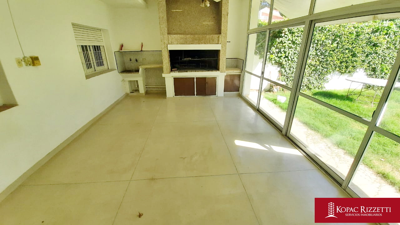 VILLA CENTENARIO (LUIS RUEDA 2400) - VENTA CASA 4 DORM.