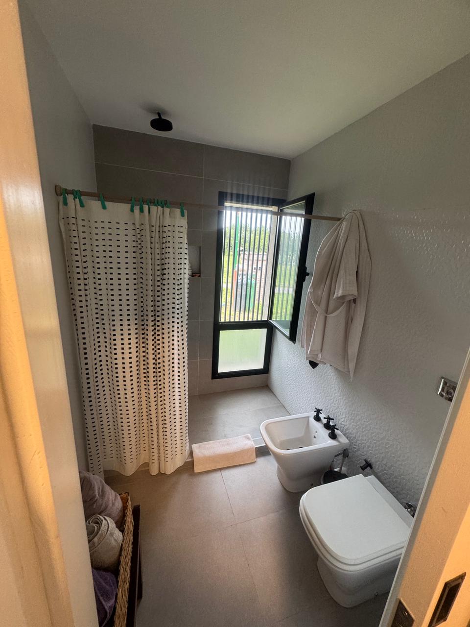 HERMOSA CASA EN VENTA  VALLE DEL GOLF