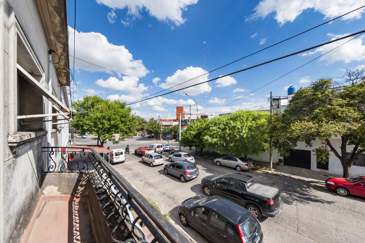 VENTA CASA PLANTA ALTA 3 DORMITORIOS DOS BAÑOS TERRAZA B PUEYRREDÓN. CÓRDOBA