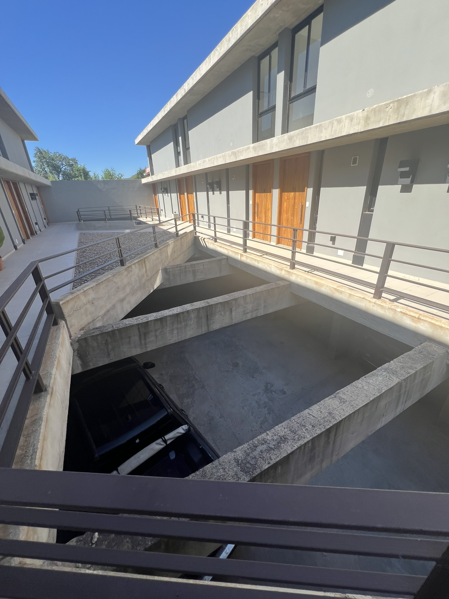 DPTO (DUPLEX) A ESTRENAR EN VENTA -HOUSING 2 DORMITORIOS 2 BAÑOS COCHERA PRIVADA- LA CALERA(CENTRO)