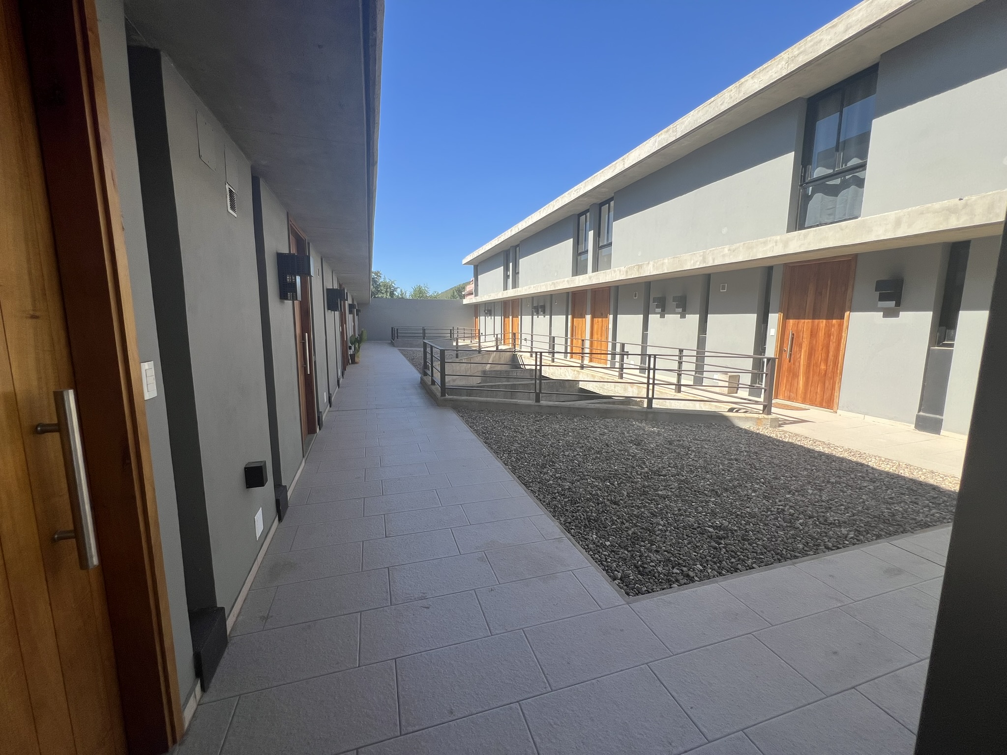 DPTO (DUPLEX) A ESTRENAR EN VENTA -HOUSING 2 DORMITORIOS 2 BAÑOS COCHERA PRIVADA- LA CALERA(CENTRO)