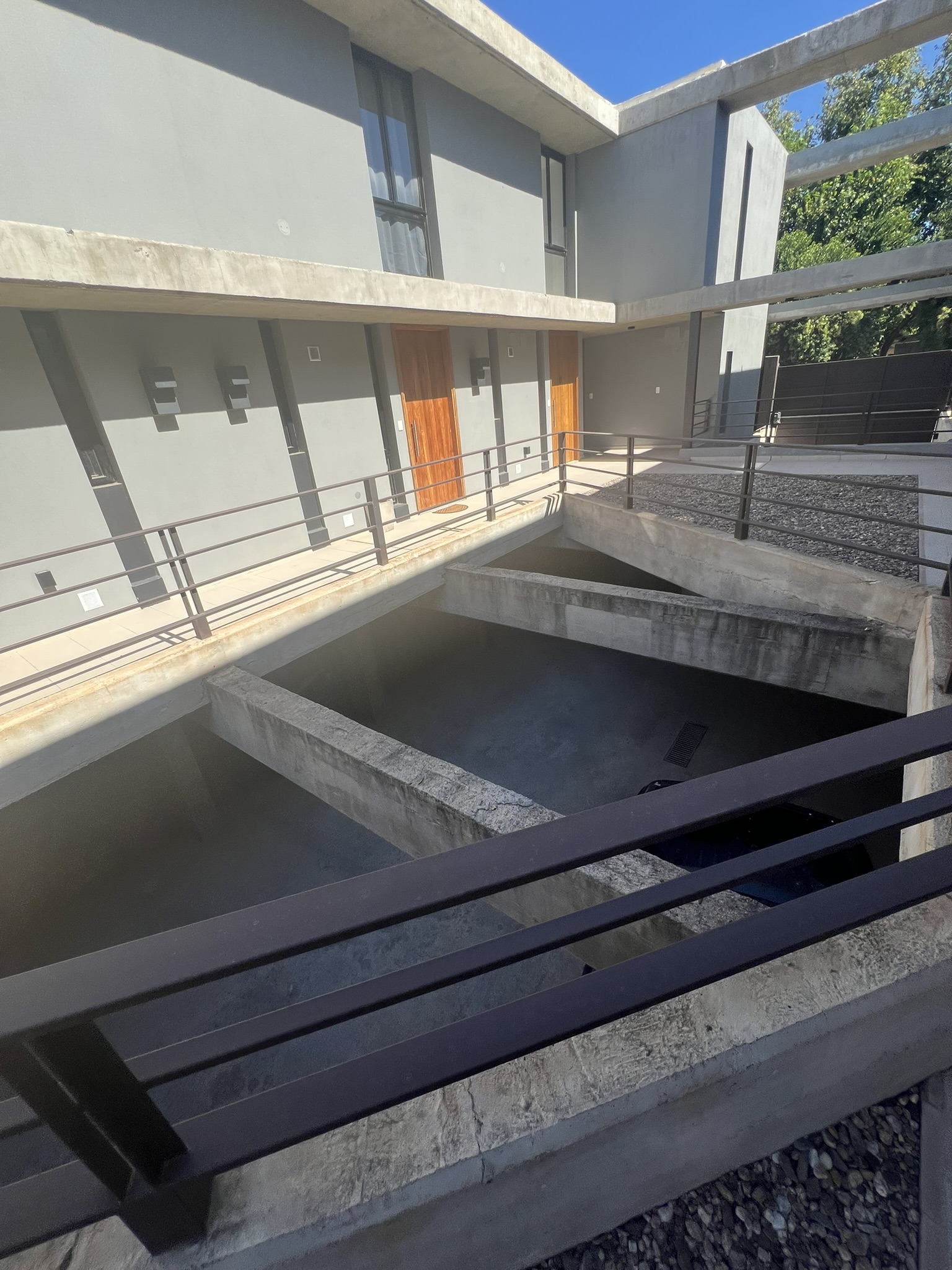DPTO (DUPLEX) A ESTRENAR EN VENTA -HOUSING 2 DORMITORIOS 2 BAÑOS COCHERA PRIVADA- LA CALERA(CENTRO)