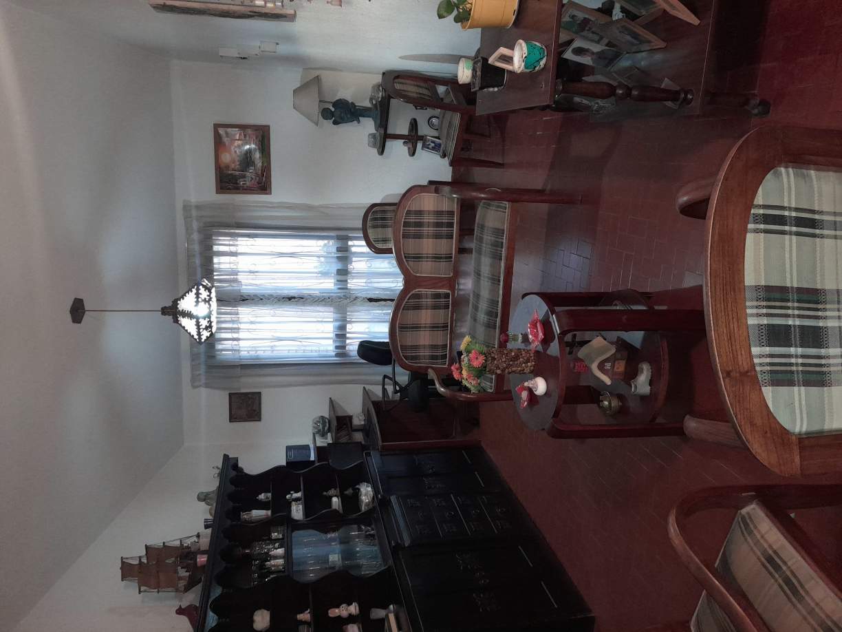 VENDO - CASA MAS DPTO. - POETA LUGONES