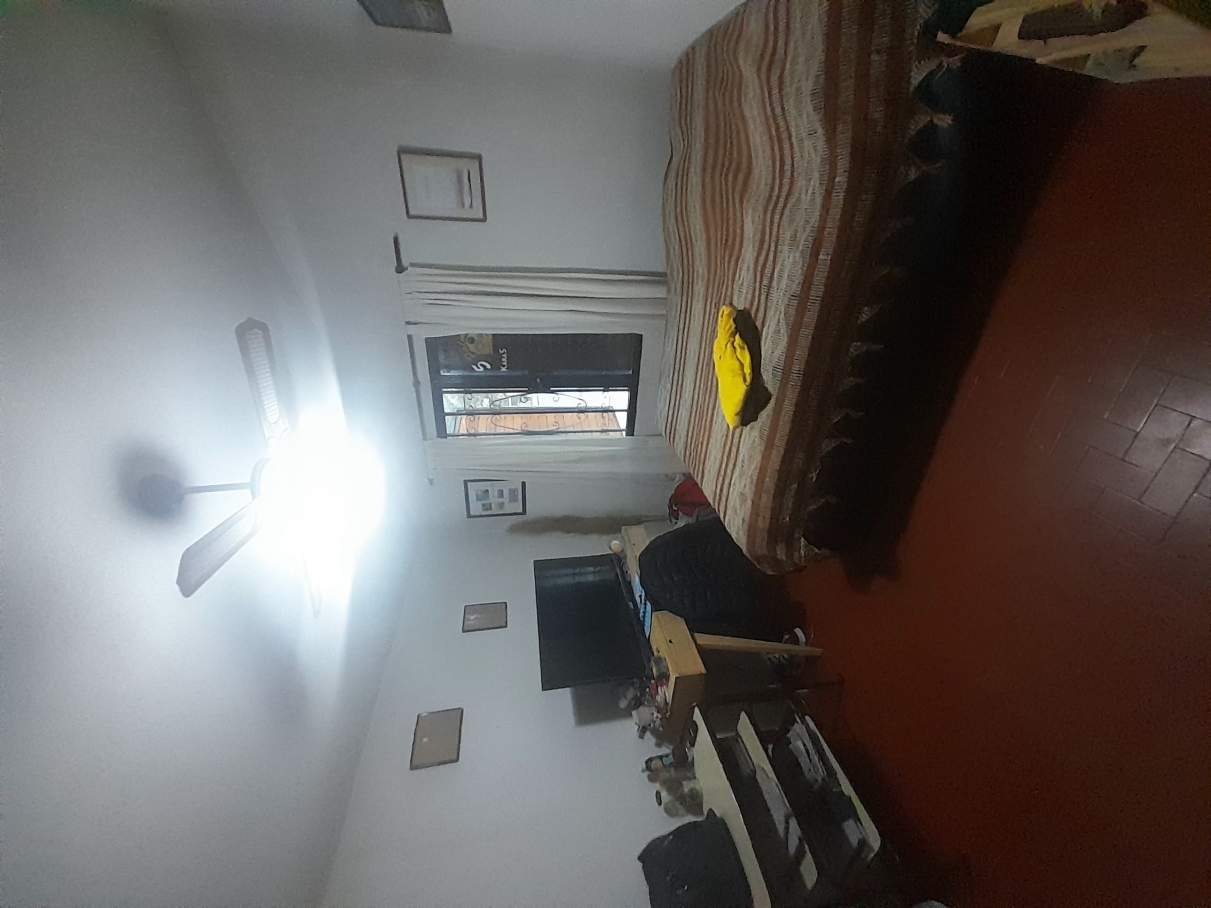 VENDO - CASA MAS DPTO. - POETA LUGONES
