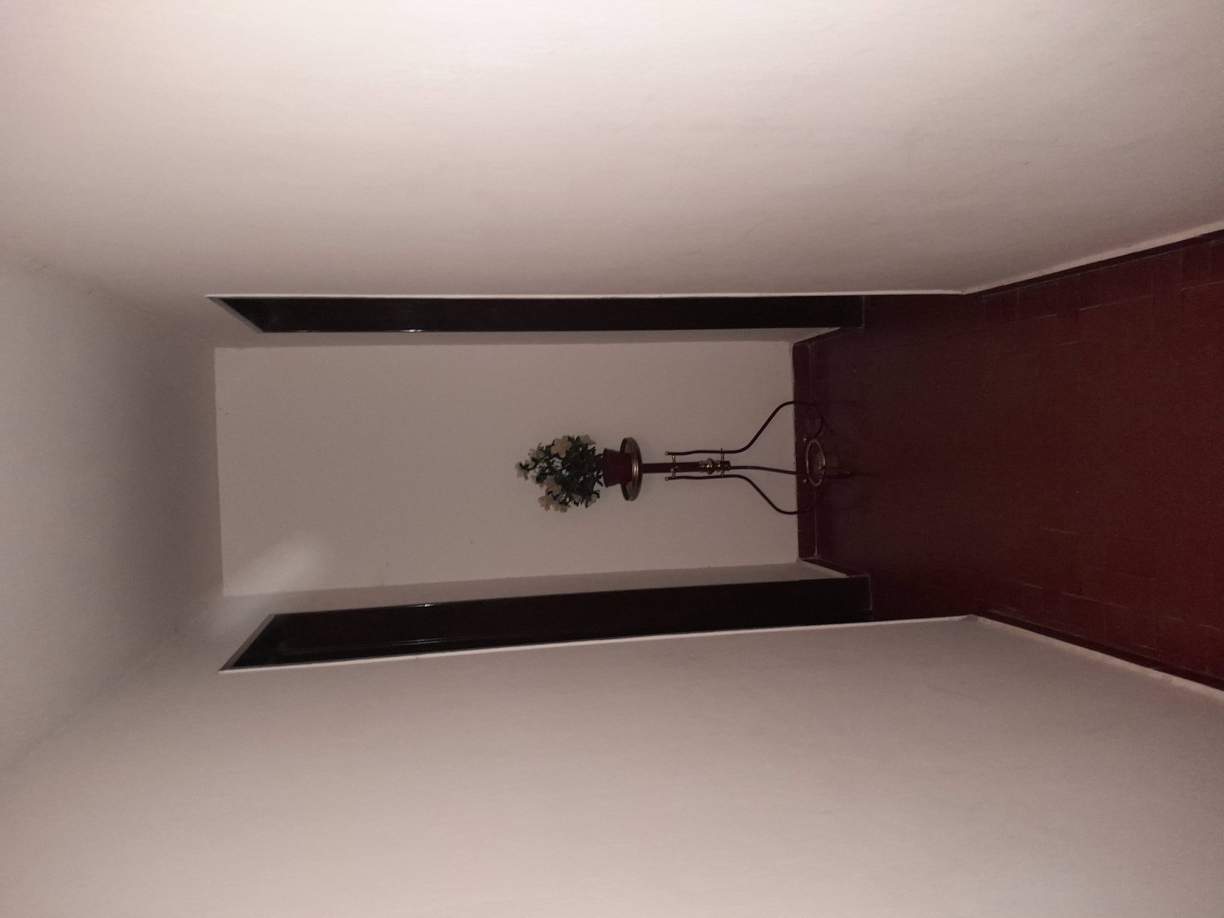 VENDO - CASA MAS DPTO. - POETA LUGONES