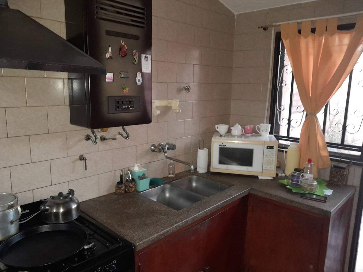 VENDO - CASA MAS DPTO. - POETA LUGONES