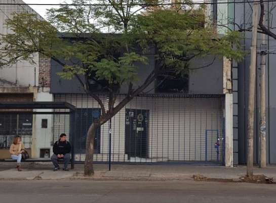 Avenida Santa Fe al 800 local  terreno colindante al Banco Cordoba con renta