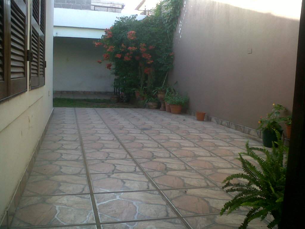 Casa Venta apta credito Shopping V. Cabrera 3dor 3bañs 2 garage cerrado quincho asador