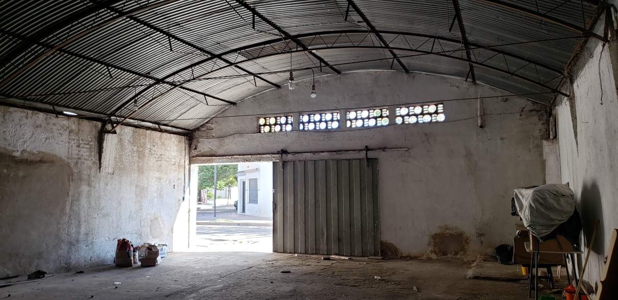 Galpón en Venta. Barrio Colón, se recibe Menor, Financiación propia en u$s!!!