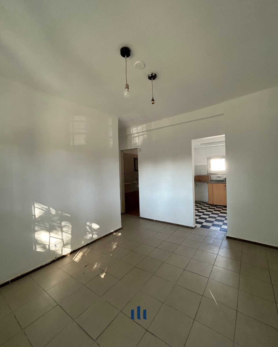 OPORTUNIDAD DE INVERSIÓN. CASA DE 5 DORMITORIOS EN VENTA. BARRIO QUEBRADA DE LAS ROSAS