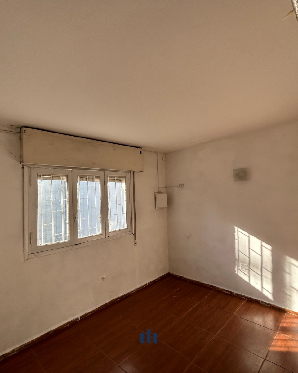 OPORTUNIDAD DE INVERSIÓN. CASA DE 5 DORMITORIOS EN VENTA. BARRIO QUEBRADA DE LAS ROSAS