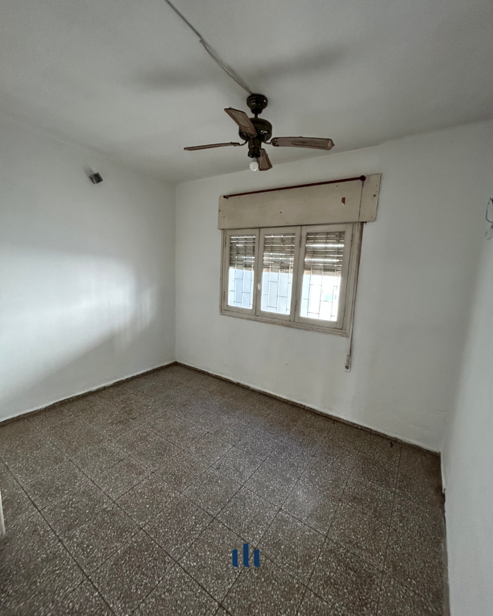 OPORTUNIDAD DE INVERSIÓN. CASA DE 5 DORMITORIOS EN VENTA. BARRIO QUEBRADA DE LAS ROSAS