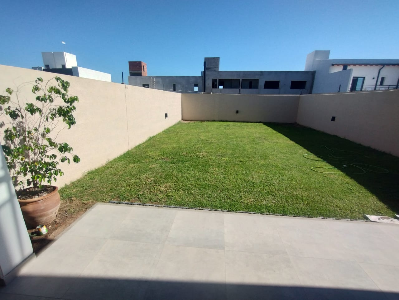 Duplex en MANANTIALES 2. (opción de 3 y 4 dormitorios)