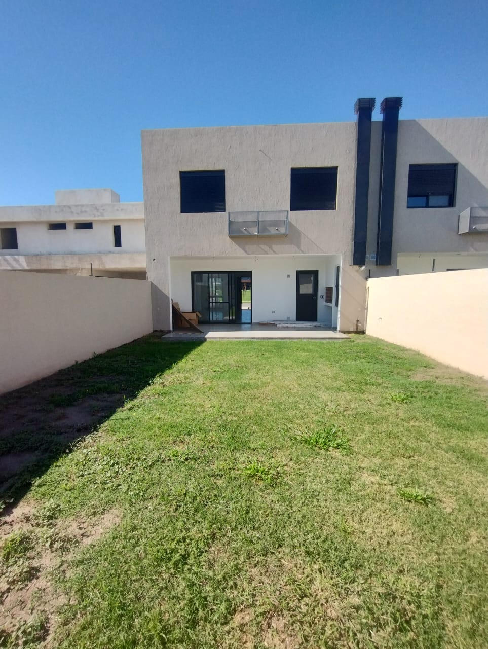 Duplex en MANANTIALES 2. (opción de 3 y 4 dormitorios)