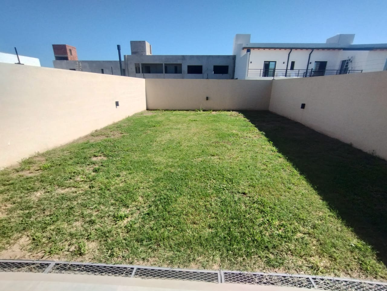 Duplex en MANANTIALES 2. (opción de 3 y 4 dormitorios)