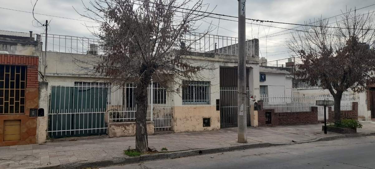 OPORTUNIDAD- INVERSION venta  3 DPTOS Y GALPON YAPEYU CORDOBA